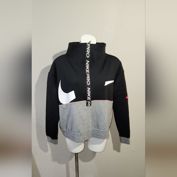 nike pro get fit icon clash